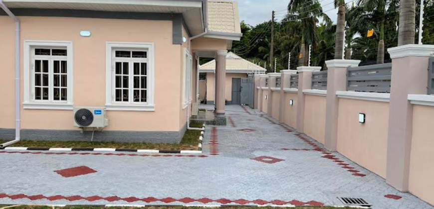 3 Bedroom Bungalow with 2 Room Bq