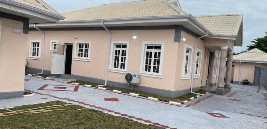 3 Bedroom Bungalow with 2 Room Bq